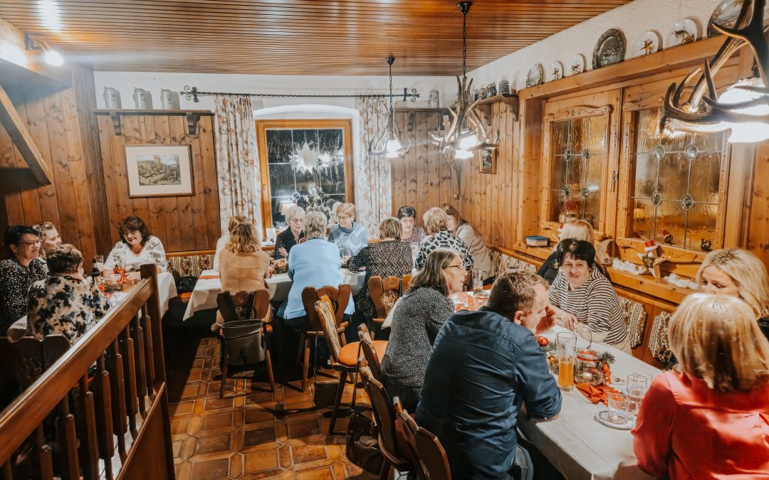 Weihnachtsfeier der Abteilung Gymnastik im Gasthof Dirmeyer.