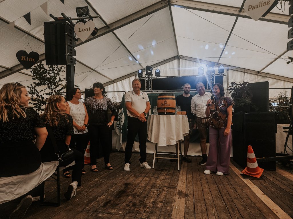 Rede von Bürgermeisterin Faltermeier beim Bieranstich